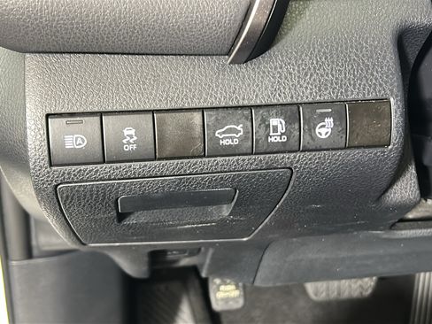 Used 2024 Toyota Camry SE FWD image 19
