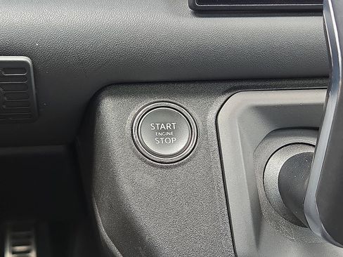 Used 2025 Land Rover Defender 110 X AWD/4WD image 30