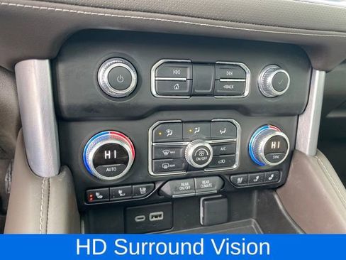 Used 2024 GMC Yukon SLT w/ SLT Luxury Package image 14