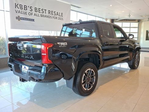 Used 2024 Toyota Tacoma TRD Sport image 7