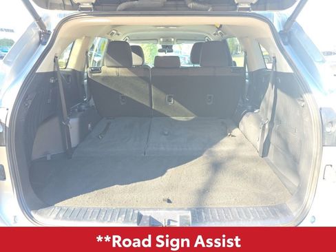 Used 2024 Toyota Highlander LE image 15