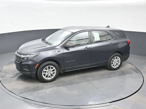 Used 2022 Chevrolet Equinox LS AWD/4WD image 17