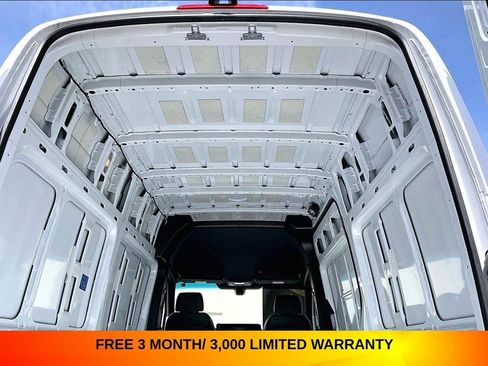 Used 2024 Mercedes-Benz Sprinter 2500 w/ Acoustic Package image 32