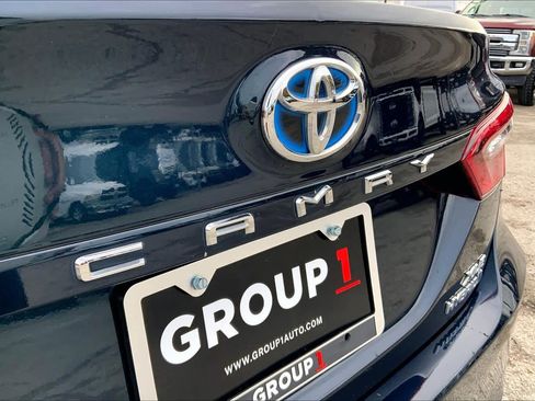Used 2021 Toyota Camry XLE image 30