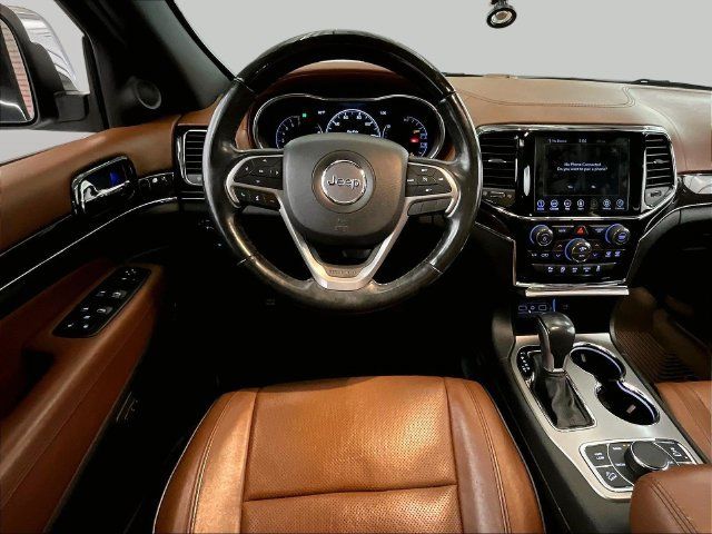 Used 2020 Jeep Grand Cherokee Overland AWD/4WD image 5