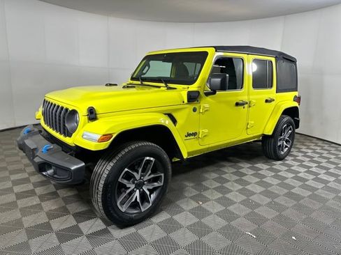 Used 2024 Jeep Wrangler Unlimited image 7