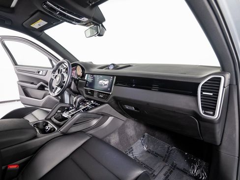Certified 2023 Porsche Cayenne image 30