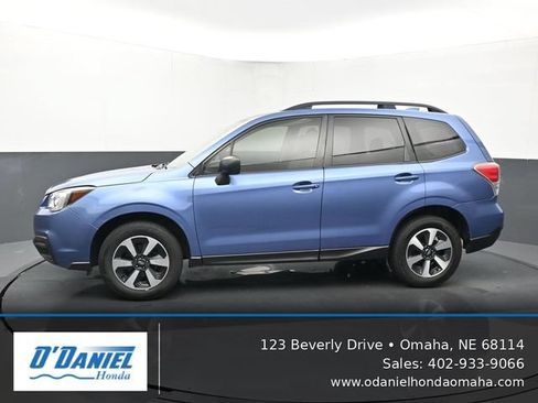 Used 2017 Subaru Forester 2.5i w/ Alloy Wheel Package AWD/4WD image 2
