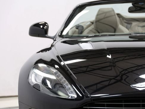 Used 2015 Aston Martin DB9 Volante Carbon Edition Convert image 92