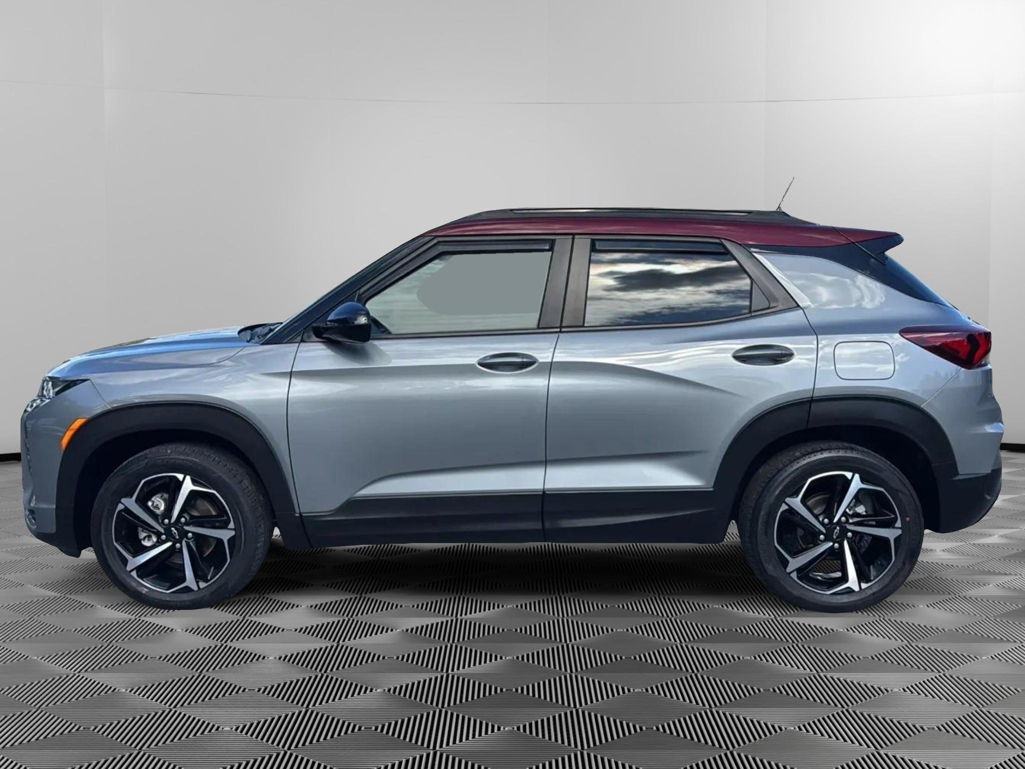Used 2023 Chevrolet TrailBlazer RS w/ Sun and Liftgate Package AWD/4WD image 5