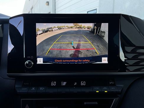 Used 2025 Toyota Camry LE image 30