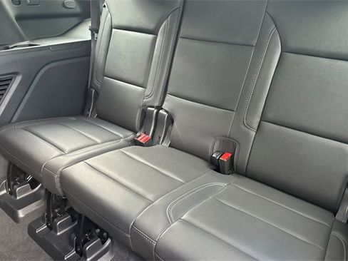 Used 2022 Chevrolet Tahoe LT w/ Luxury Package image 18