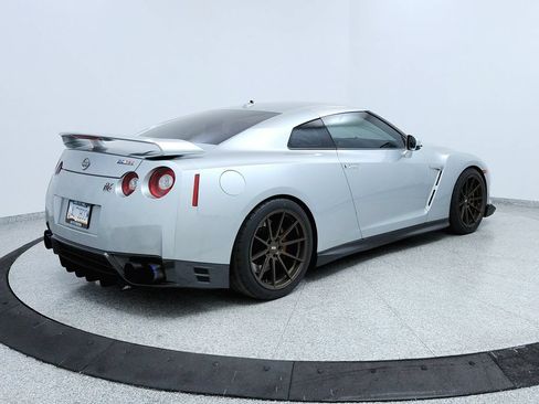 Used 2015 Nissan GT-R Premium AWD/4WD image 5