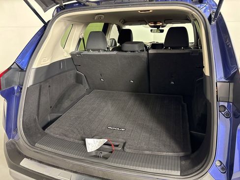 Used 2023 Nissan Rogue SV image 19