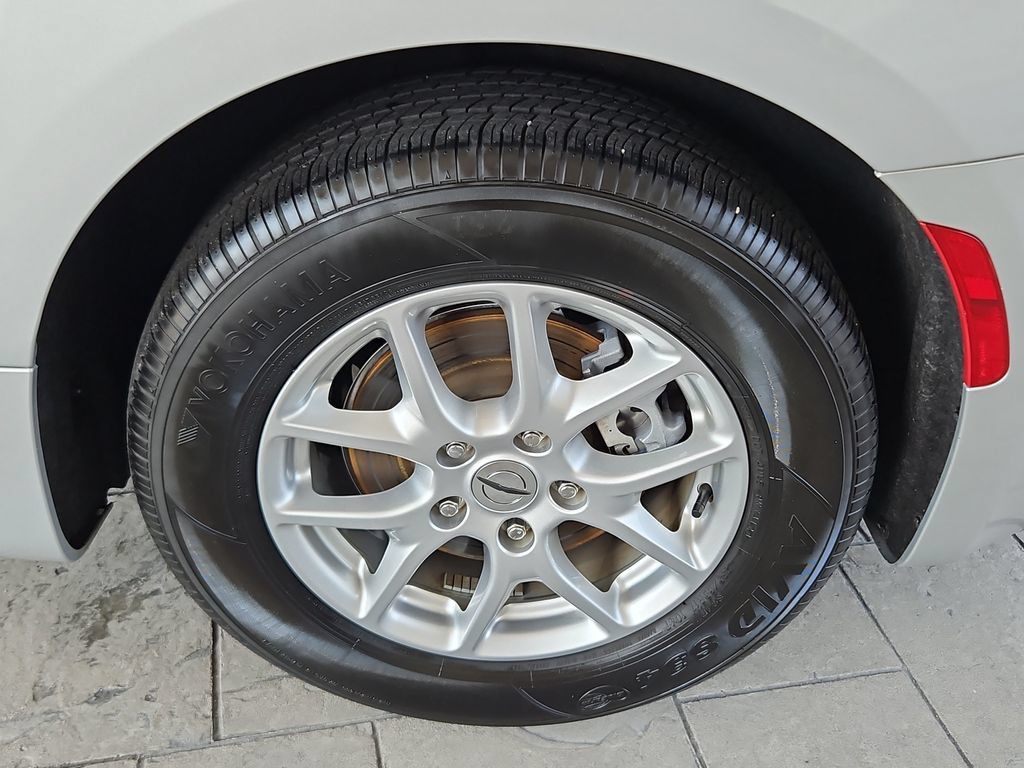 Used 2024 Chrysler Pacifica Touring-L FWD image 33
