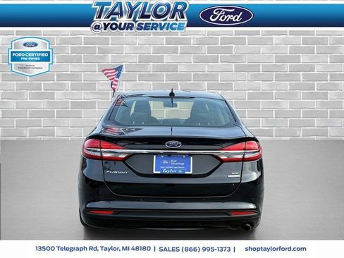 Certified 2017 Ford Fusion SE w/ Fusion SE Technology Package image 4