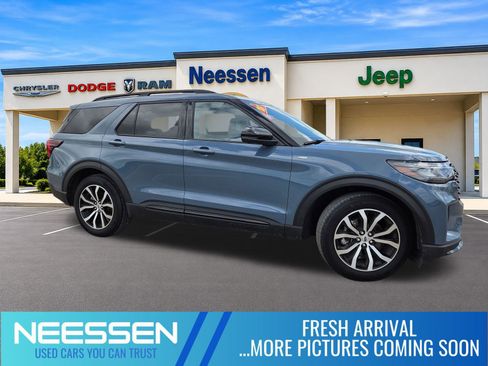 Used 2025 Ford Explorer ST-Line RWD image 1