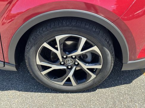 Used 2019 Toyota C-HR Limited image 12