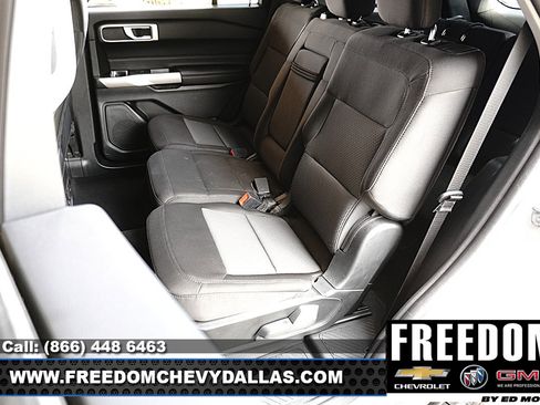 Used 2023 Ford Explorer XLT AWD/4WD image 10
