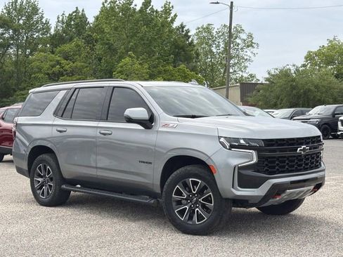 Used 2023 Chevrolet Tahoe Z71 w/ Luxury Package AWD/4WD image 2