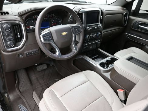 Used 2022 Chevrolet Silverado 3500 LTZ w/ LTZ Convenience Package AWD/4WD image 22