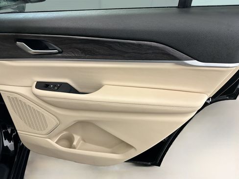 Used 2023 Jeep Grand Cherokee L Limited image 34