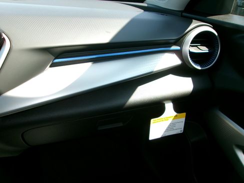 New 2026 Chevrolet Trax LS w/ LS Convenience Package FWD image 16