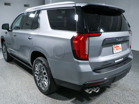 Used 2023 GMC Yukon Denali Ultimate AWD/4WD image 9