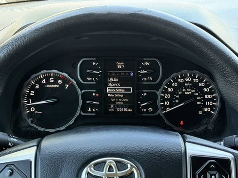 Used 2018 Toyota Tundra SR5 w/ SR5 Upgrade Package RWD image 16