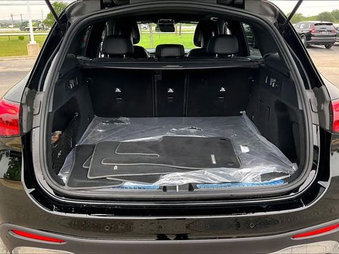 Certified 2026 Mercedes-Benz GLC 300 image 37