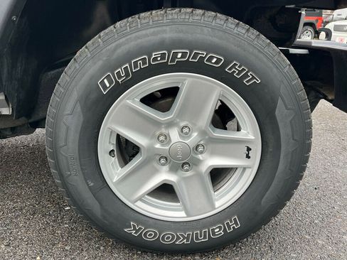 Used 2018 Jeep Wrangler Sport image 10