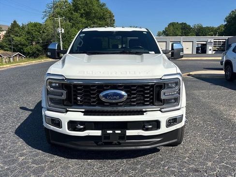 Used 2023 Ford F450 Platinum w/ FX4 Off-Road Package AWD/4WD image 2