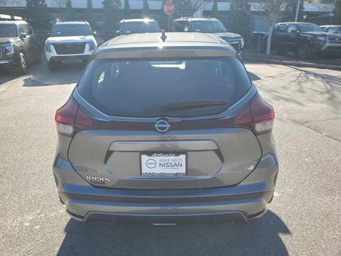 Certified 2025 Nissan Kicks Play S image 5