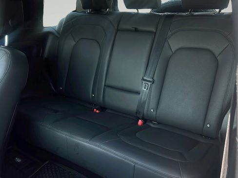 Used 2023 Land Rover Defender 90 V8 AWD/4WD image 15