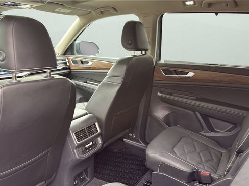 Used 2024 Volkswagen Atlas SE image 25