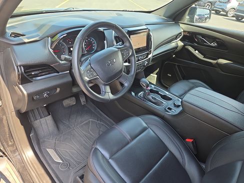 Used 2023 Chevrolet Traverse RS w/ LPO, Floor Liner Package AWD/4WD image 15