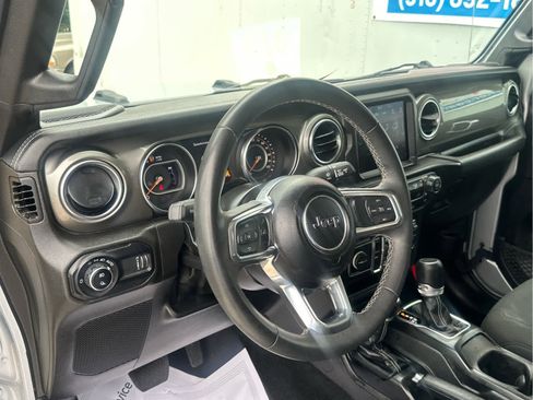 Used 2023 Jeep Gladiator Overland AWD/4WD image 28