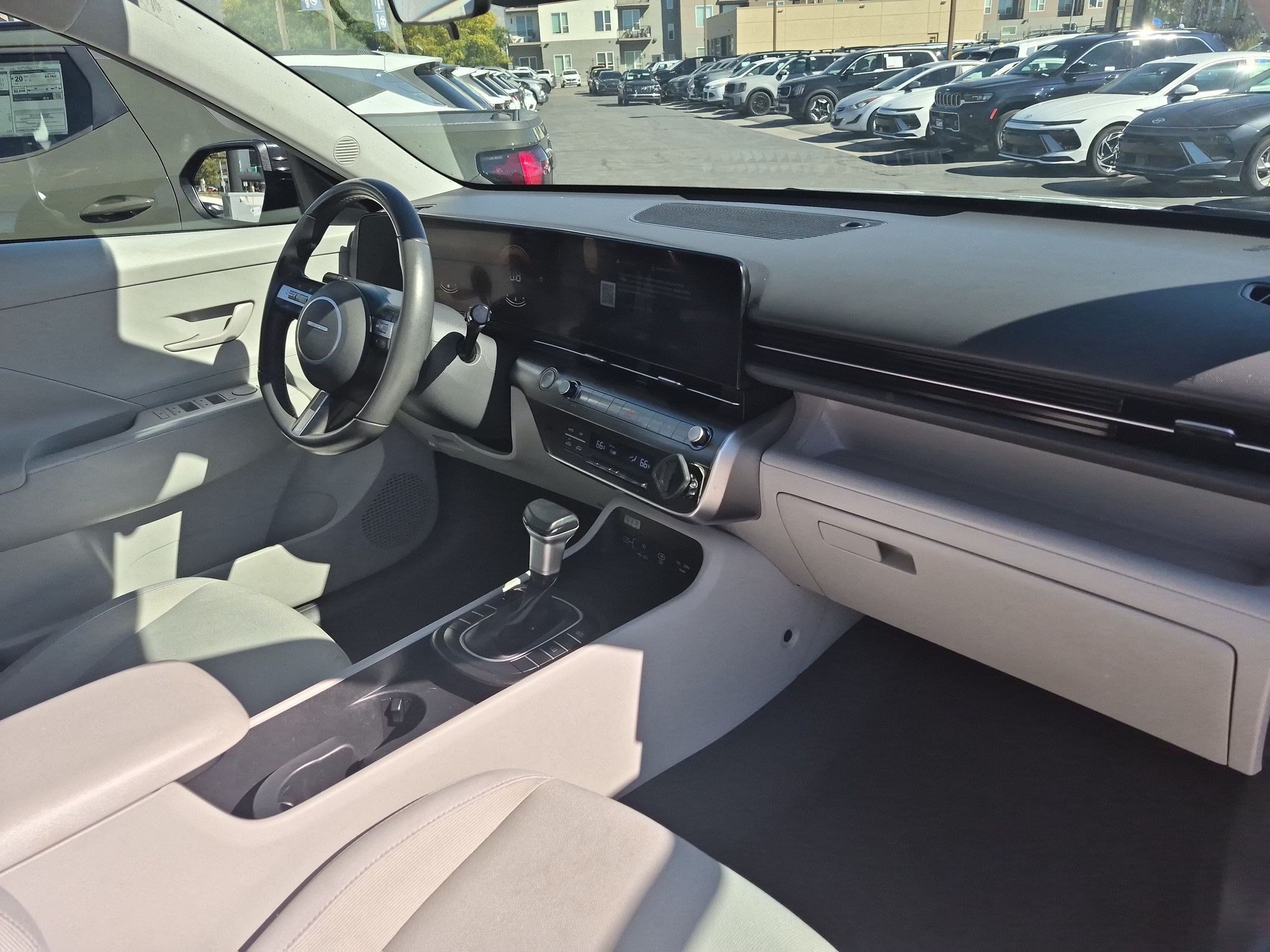 Used 2025 Hyundai Kona SEL FWD image 31