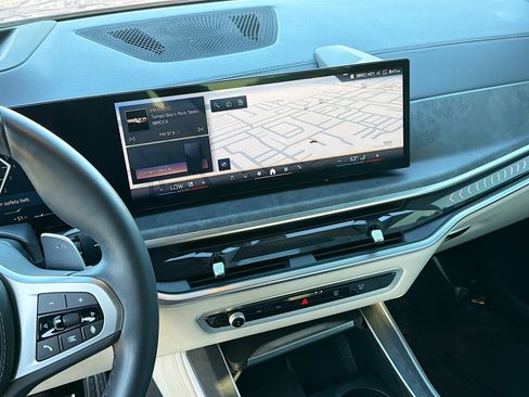 Used 2025 BMW X5 sDrive40i w/ Executive Package image 28