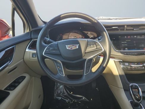 Used 2017 Cadillac XT5 Premium Luxury FWD image 12