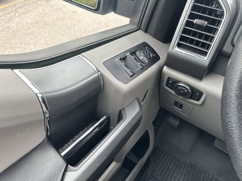 Used 2016 Ford F150 XLT w/ Equipment Group 302A Luxury AWD/4WD image 26