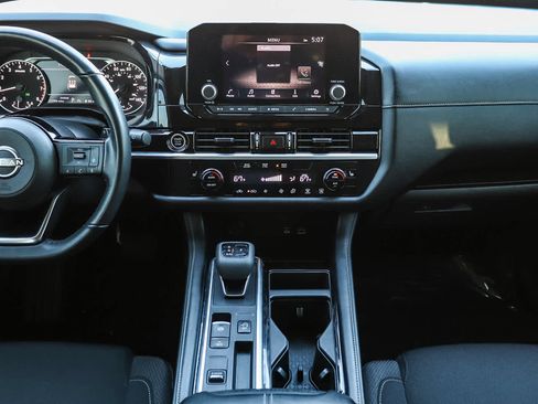 Used 2023 Nissan Pathfinder SV image 30