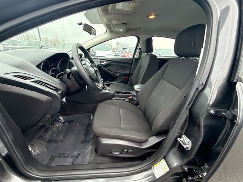 Used 2015 Ford Focus SE image 16