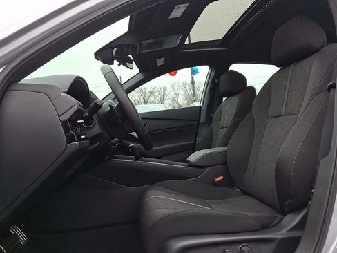 Used 2025 Honda Accord Sport image 13