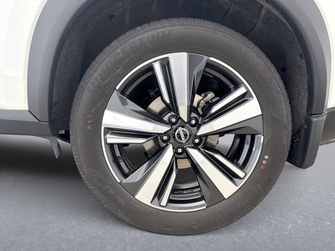 Used 2023 Nissan Rogue SL w/ SL Premium Package AWD/4WD image 22