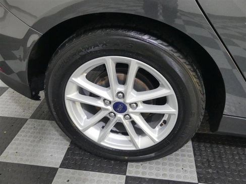 Used 2017 Ford Focus SE image 15