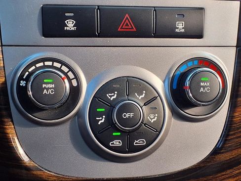 Used 2012 Hyundai Santa Fe SE FWD image 7