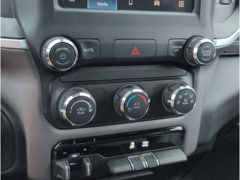 Used 2024 RAM 2500 Big Horn w/ Bed Utility Group image 17