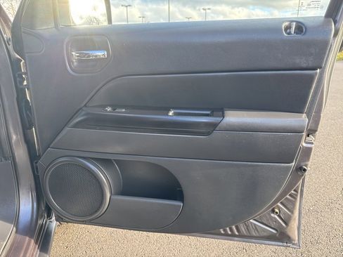 Used 2016 Jeep Patriot High Altitude image 25