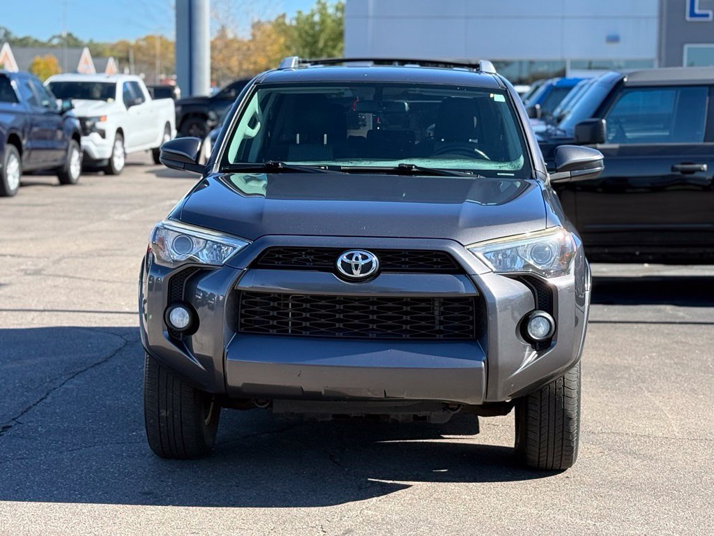 Used 2016 Toyota 4Runner SR5 AWD/4WD image 32